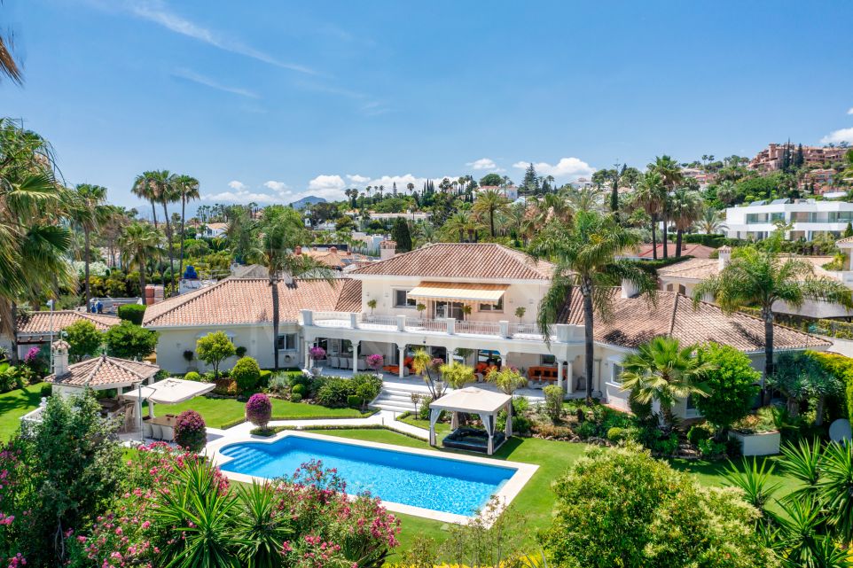 Élégance andalouse moderne : villa de luxe à vendre à La Cerquilla, Nueva Andalucia, Marbella