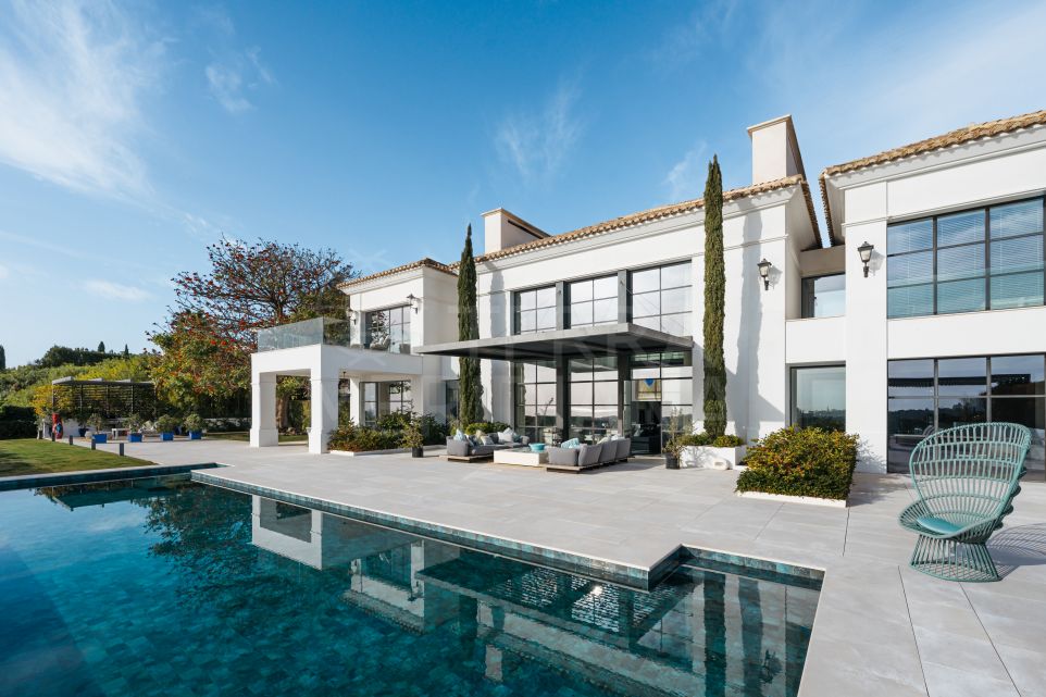 Elegant and Expansive Villa Jasmine: A Dream Residence for Sale in Los Flamingos, Benahavis