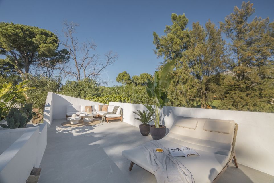 Superbe maison jumelée de 5 chambres et 4,5 salles de bains à vendre à Nueva Andalucia