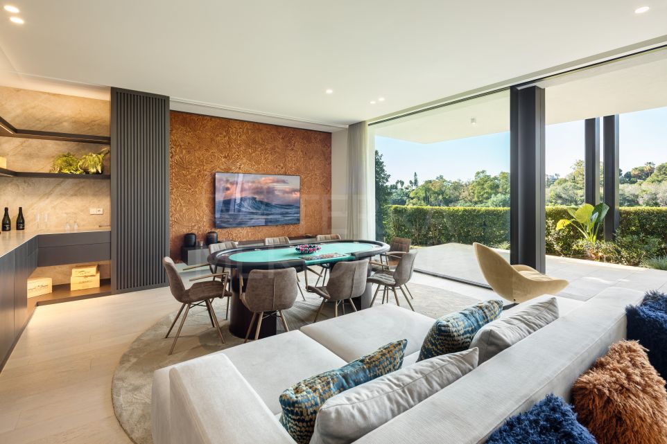 Modern 6-Bedroom Masterpiece in La Quinta’s Exclusive Gated Community