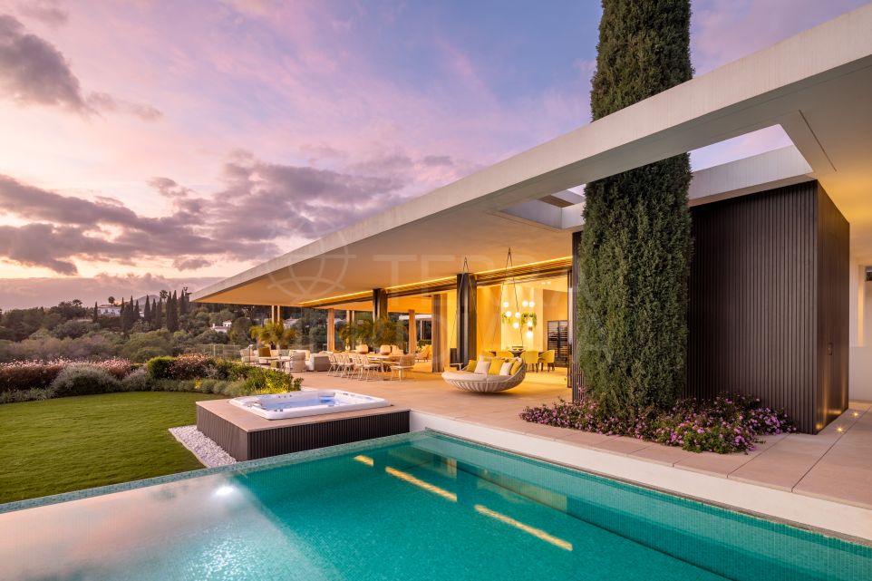 Modern 6-Bedroom Masterpiece in La Quinta’s Exclusive Gated Community