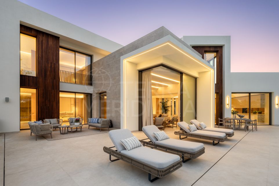 Stunning newly built 5-bedroom villa for sale in the prestigious Las Brisas, Nueva Andalucia