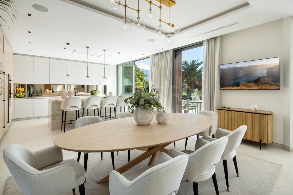 Stunning newly built 5-bedroom villa for sale in the prestigious Las Brisas, Nueva Andalucia