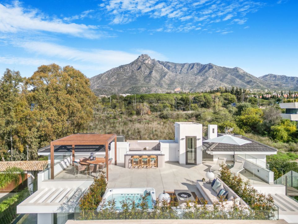 Impresionante Villa de Seis Dormitorios en la Milla de Oro de Marbella – Lomas del Marqués