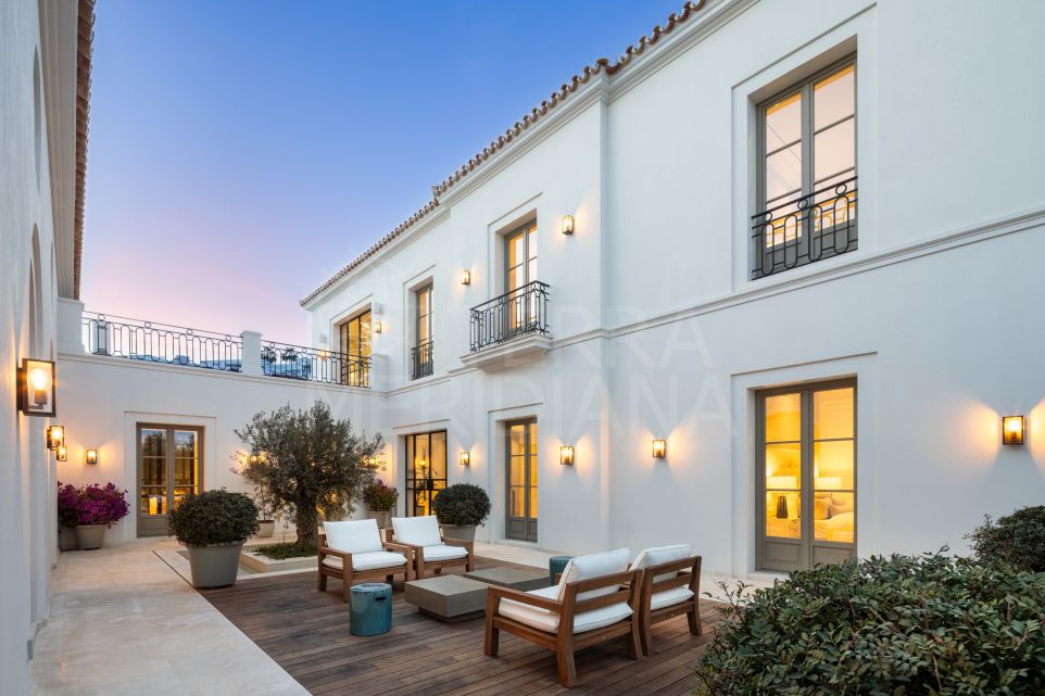 Elegant 6-Bedroom Villa in the Prestigious Nueva Andalucia Golf Valley