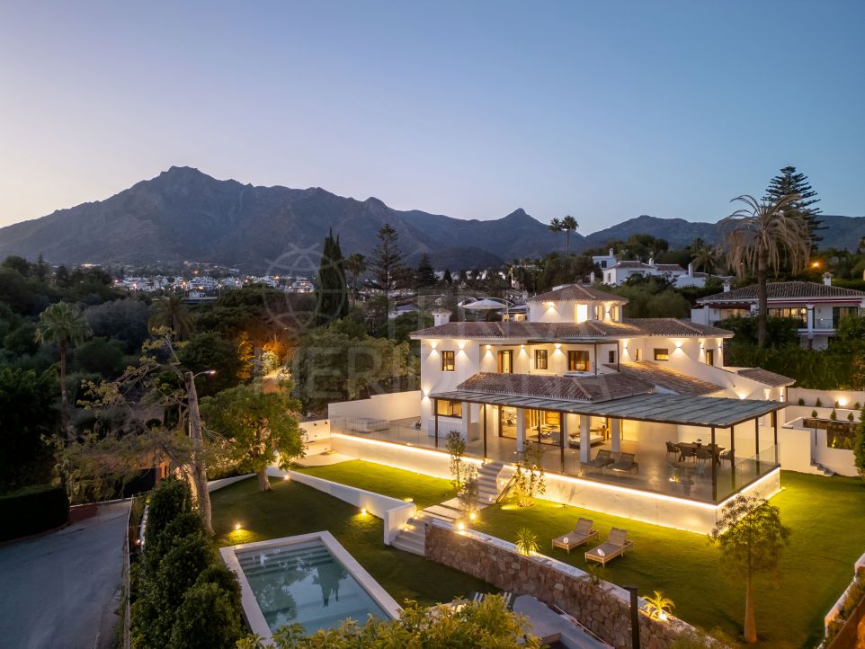 Beautifully upgraded 5 bedroom villa with sea views for sale in La Merced, Marbella centre