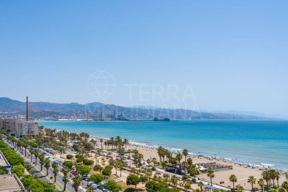 Vie moderne en bord de mer : Appartement de 4 chambres avec vue à vendre dans les Picasso Towers, Malaga