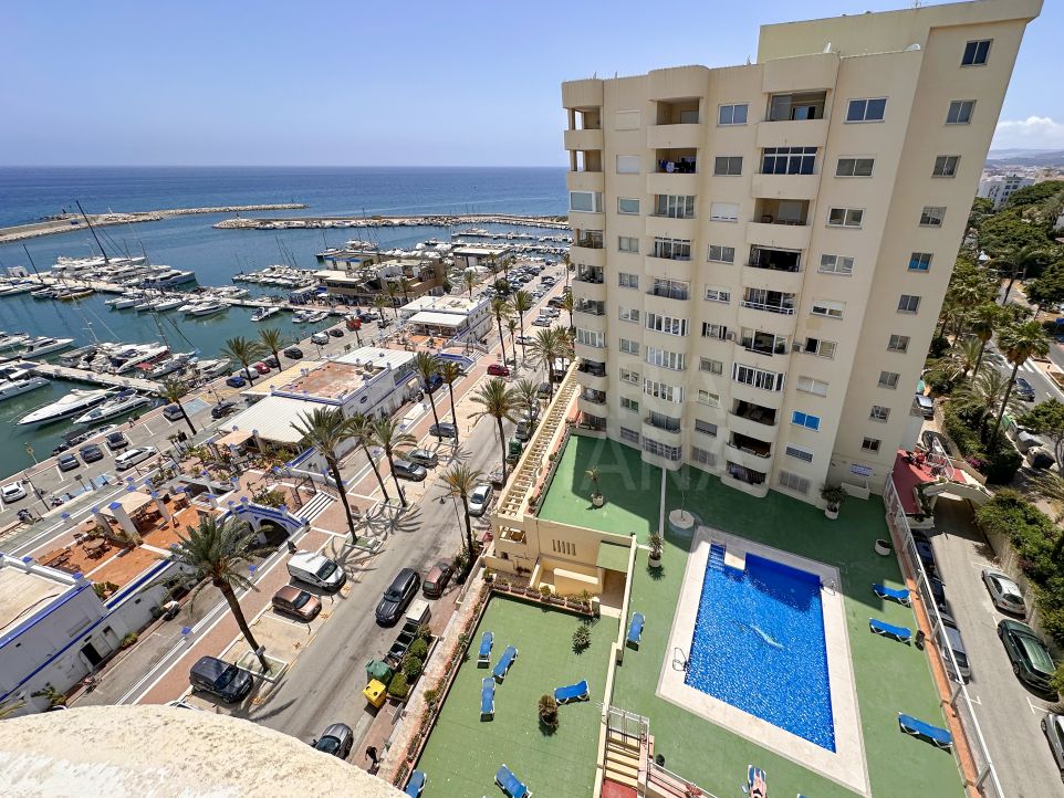 Recently Upgraded 1-Bedroom Penthouse Apartment for Long-Term Rent in Puerto Paraiso, Estepona Port