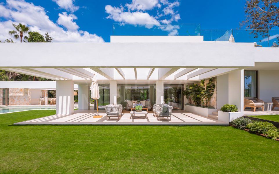 Elegant Golf Valley Villa with Modern Upgrades for Sale in Nueva Andalucia, Marbella