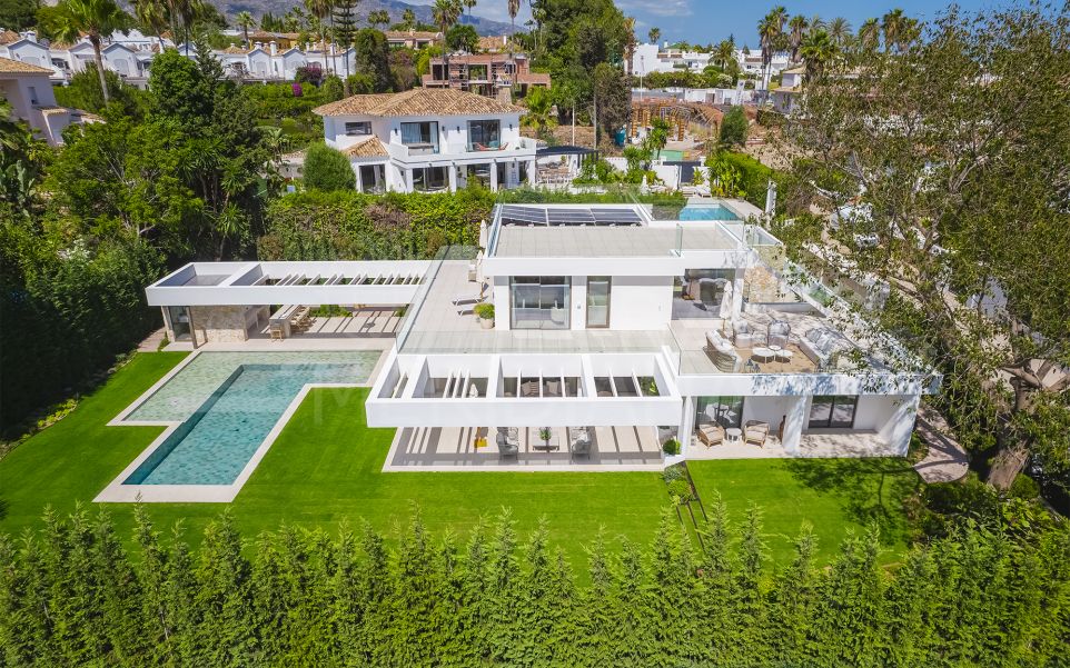 Elegant Golf Valley Villa with Modern Upgrades for Sale in Nueva Andalucia, Marbella