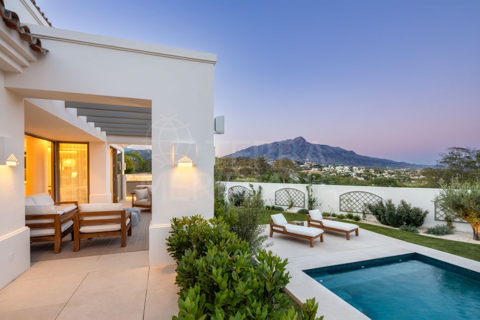 Spacious 6-Bed Villa with Entertainment Features and Scenic Views for Sale in La Quinta, Benahavis