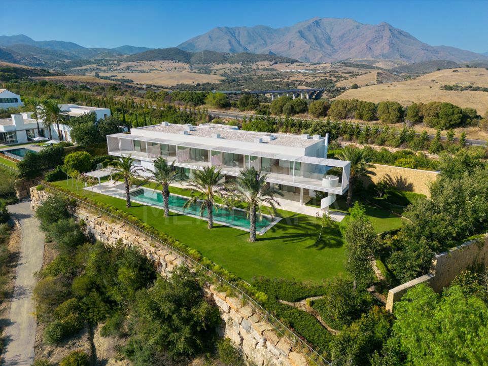 Villa de 5 chambres neuve et élégante, en première ligne du golf de Cortesin, à vendre à Casares
