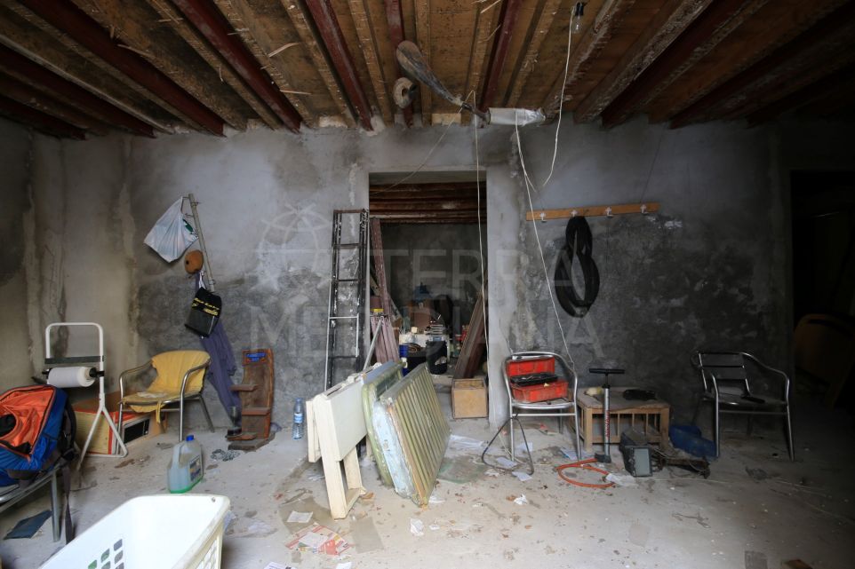 Casa adosada en venta en el casco antiguo de Estepona, a dos minutos a pie de la playa