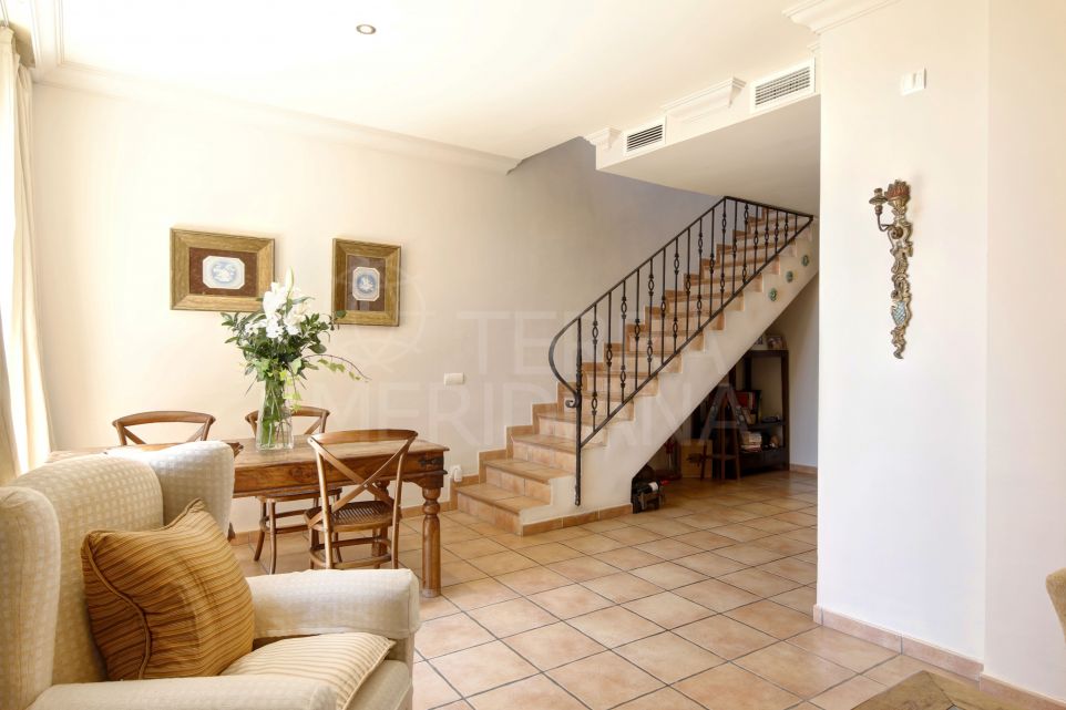 Apartamento de estilo rustico en venta en el hotel AGH de Estepona