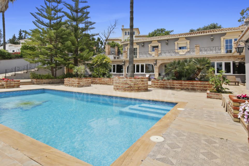 Beautiful villa hideaway for sale in Fuente del Espanto, Benahavis