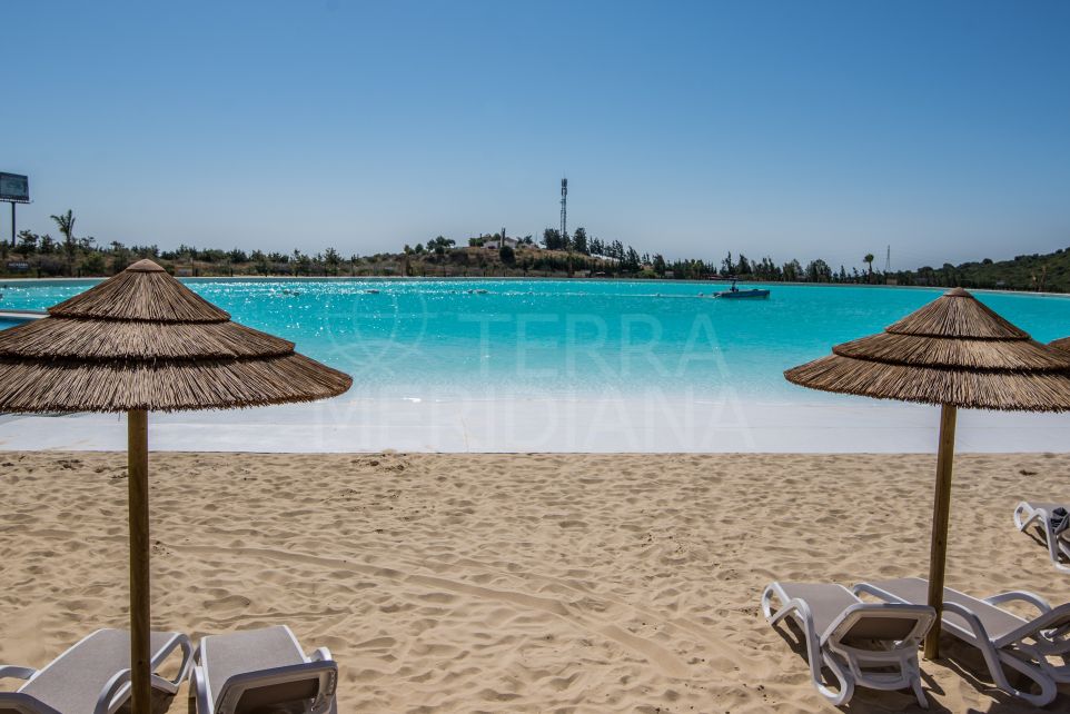 Appartement neuf autour d'une lagune de sports nautiques à vendre à Alcazaba Lagoon, Casares