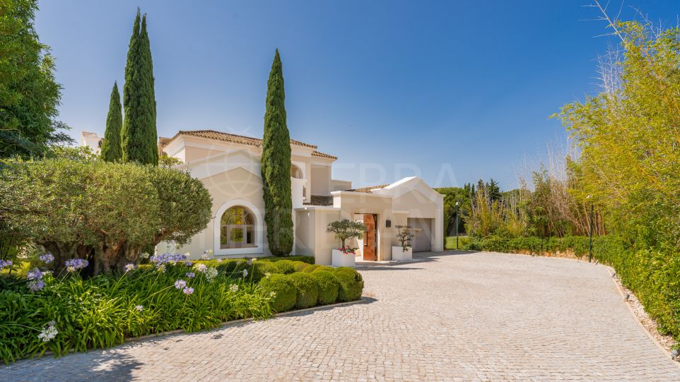 Villa Oasis Une magnifique villa contemporaine avec vue sur la mer offrant une intimité complète à vendre à Sotogrande