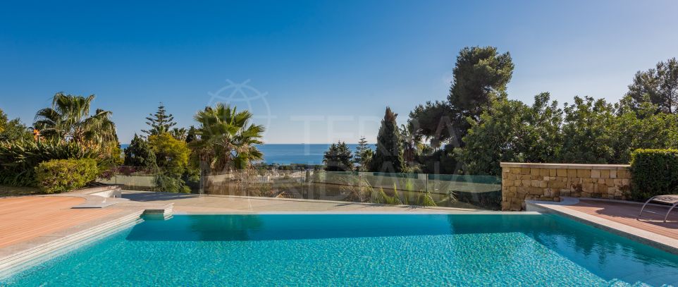 Impresionante villa con vistas panorámicas al mar en venta, Marbella Golden Mile