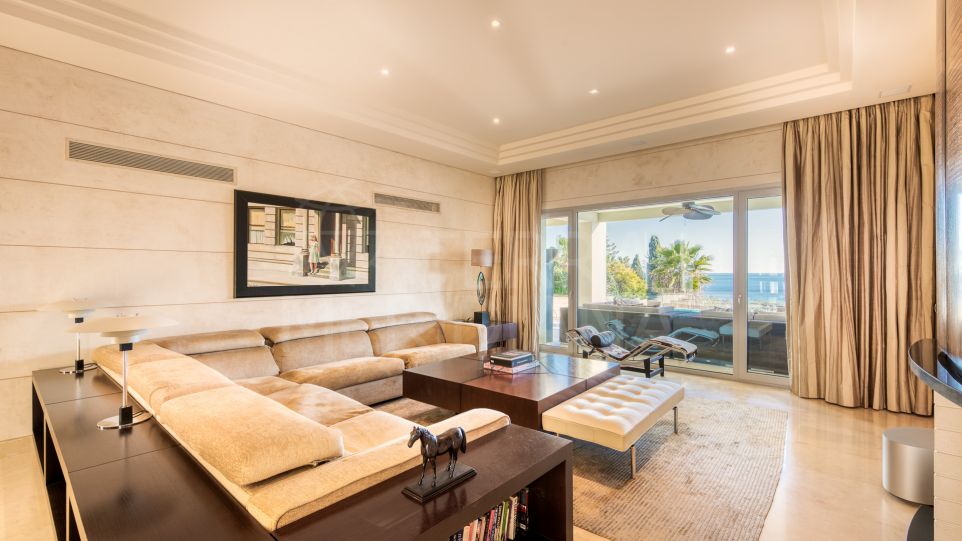 Impresionante villa con vistas panorámicas al mar en venta, Marbella Golden Mile