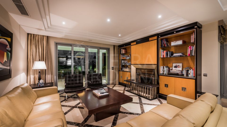 Impresionante villa con vistas panorámicas al mar en venta, Marbella Golden Mile