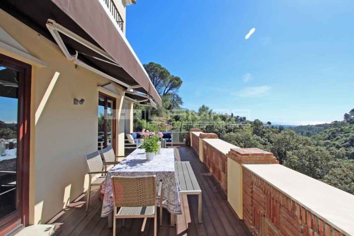 Family home for rent in El Madroñal with great views - Marbella