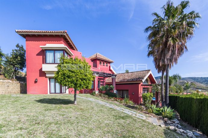 Villa for sale in Hacienda las Chapas, Marbella East