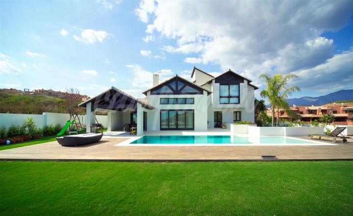 Casares, Magnificent detached 6 bedroom villa built to the highest possible standards and just minutes from the prestigious Finca Cortesin development