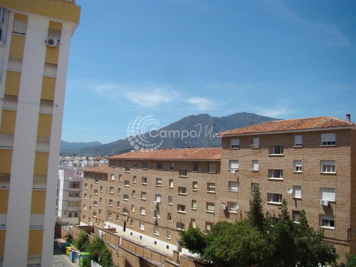 Estepona, Spacious 3 bedroom apartment located in Estepona old town close to the new botanical garden area