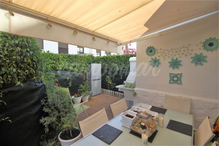 Estepona, Fantástico apartamento en planta baja en esquina en Golf Hills, Selwo