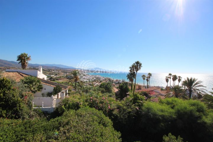 Estepona, Beautiful tradicional villa with exceptional views in Bahia Dorada, Estepona