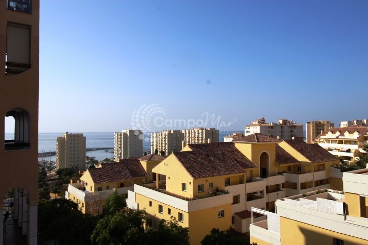 Estepona, Apartment for sale in the popular Puerto Blanco development, Estepona Port.
