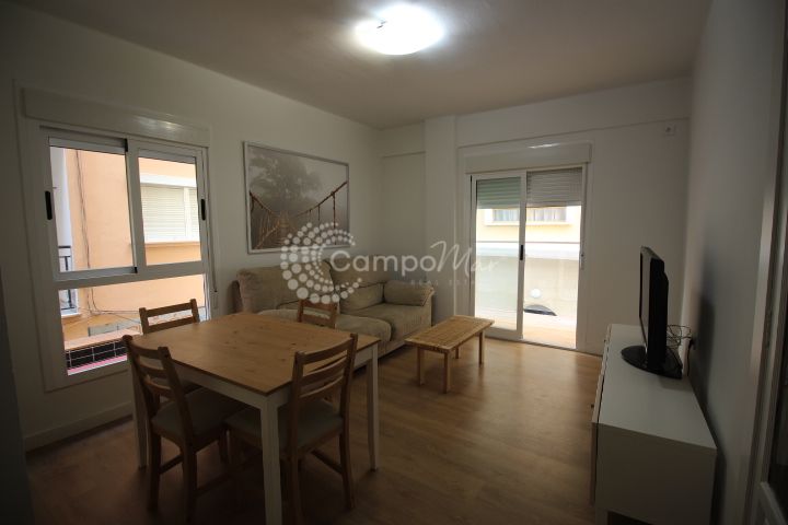 Estepona, Vivienda a la venta completamente reformada , lista para vivir y a pie de playa en Estepona