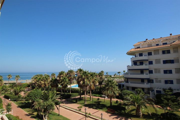 Manilva, Moderno apartamento en urbanizado frontal a la playa en el complejo La Noria, Sabinillas.