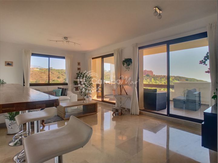 Manilva, Stunning modern and bright two bed apartment in La Duquesa