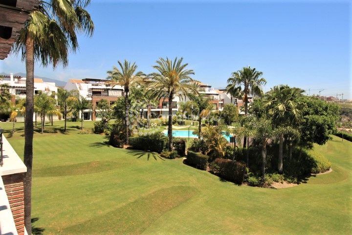 Estepona, Stunning 3 bedroom penthouse for sale in Palm Gardens, Estepona. Recently reduced for a motivated quick sale.
