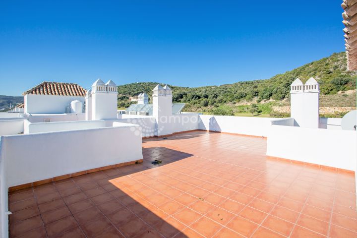 Estepona, Great top floor apartment in great codition with stunning roof terrace for sale