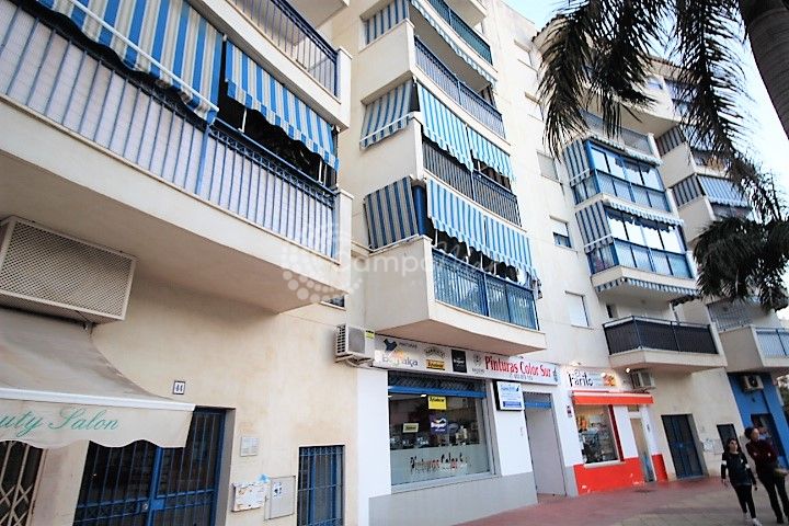 Estepona, Alquiler larga temporada en Avda. Puerta del Mar en Estepona