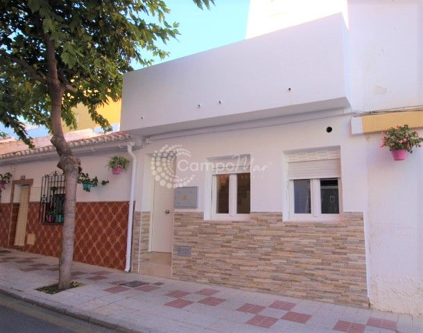 Estepona, Coqueta casa mata en el corazon de Estepona en segunda linea de playa