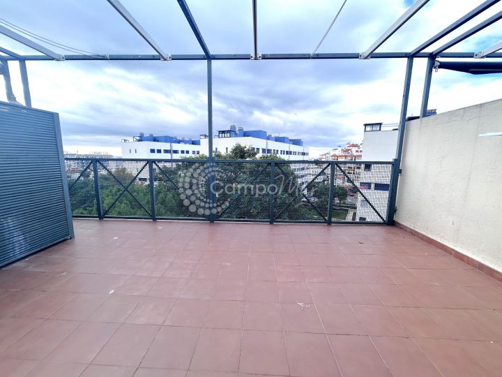 Estepona, Opportunity - super spacious three bedroom apartment with large south facing terraces in the port of Estepona