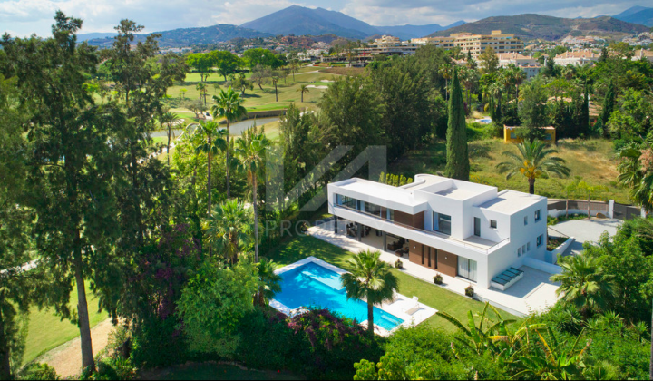 Properties for sale in Brisas del Golf, Nueva Andalucia