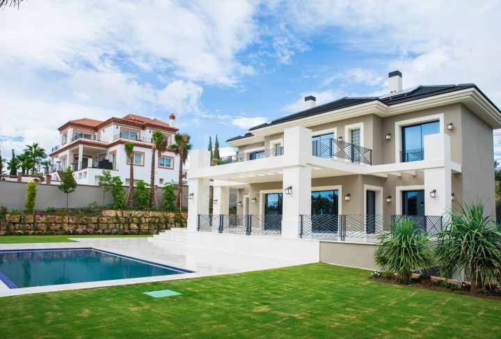 Properties for sale in Los Flamingos Golf, Benahavis