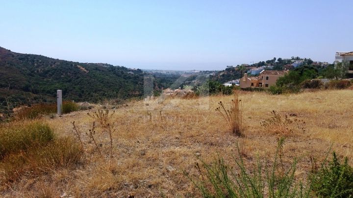 Plots for sale in Benahavis