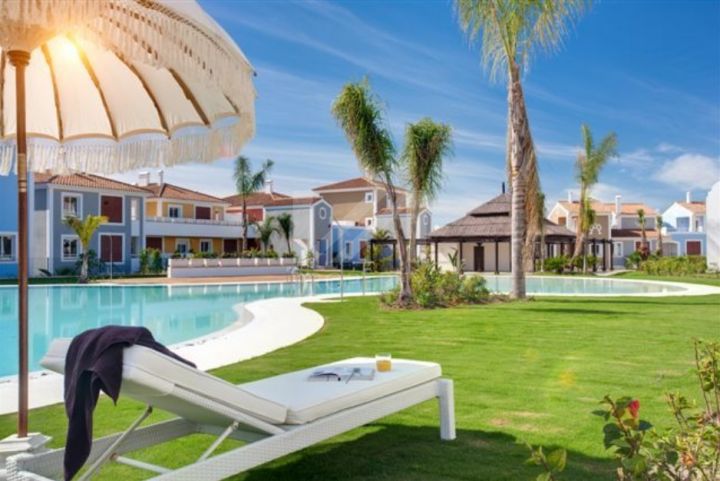 Properties for sale in Cortijo del Mar, Estepona