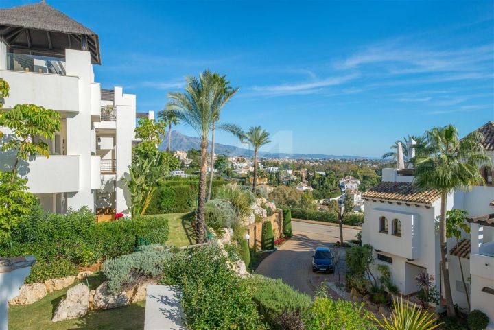 Apartments for sale in Benahavis