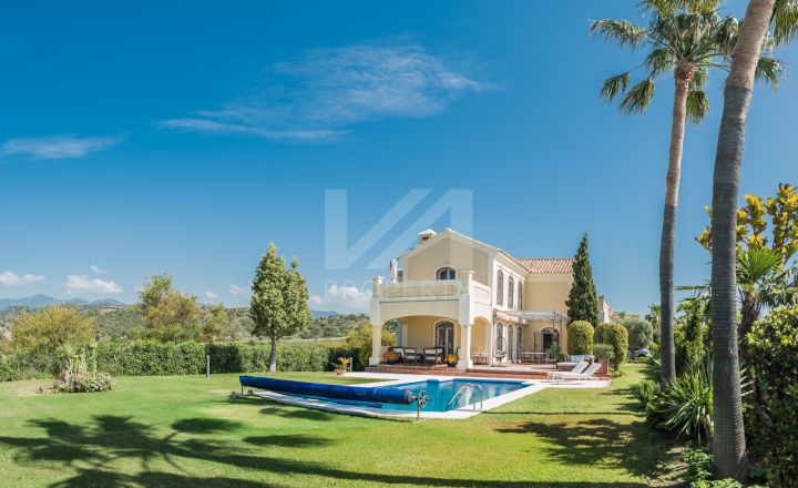 Properties for sale in New Golden Mile, Estepona