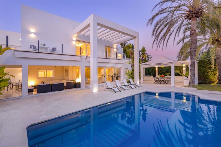 Villas for sale in Estepona