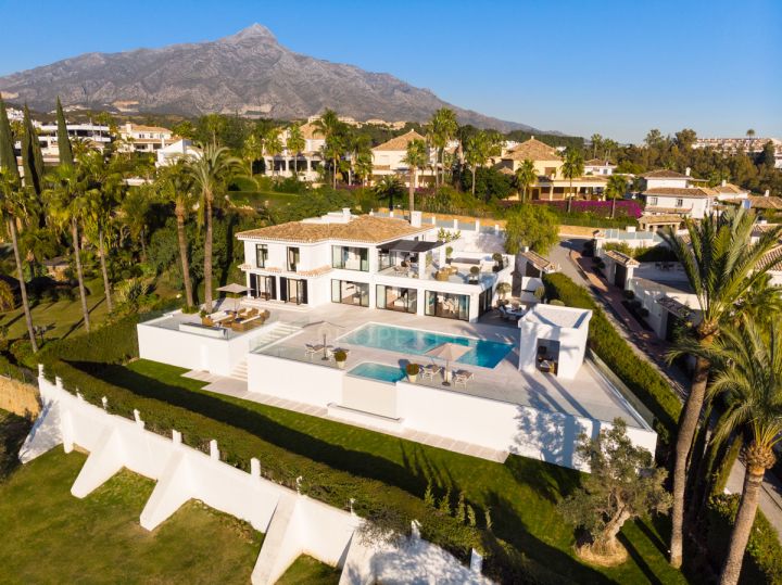 Villas for sale in Nueva Andalucia
