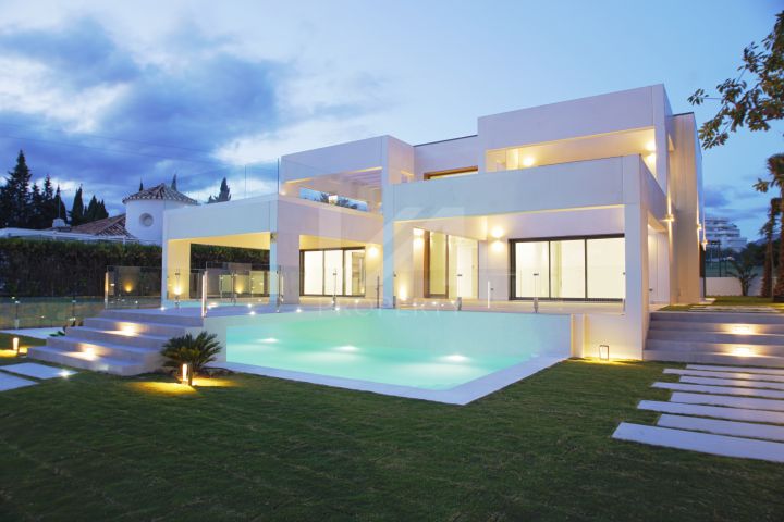 Properties for sale in Guadalmina Alta, San Pedro de Alcantara