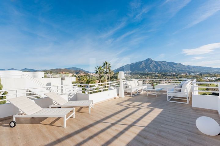 Duplex Penthouses for sale in Nueva Andalucia