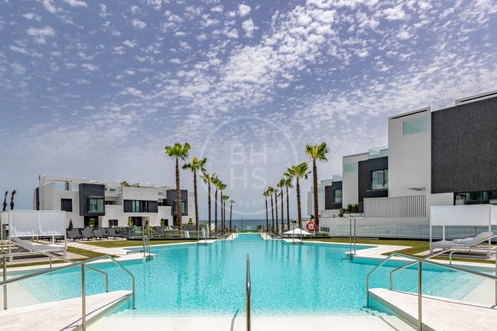 Properties for sale in Estepona Playa, Estepona